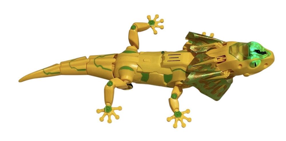 Discovery Kids Robotic RC Frilled Lizard, DIY Pet, Wireless Controller STEM Toy